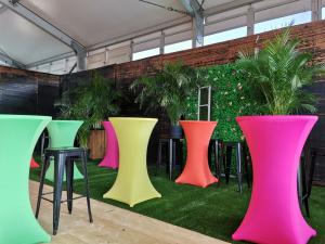 Eco Stehtisch mit Stoff-Husse 8